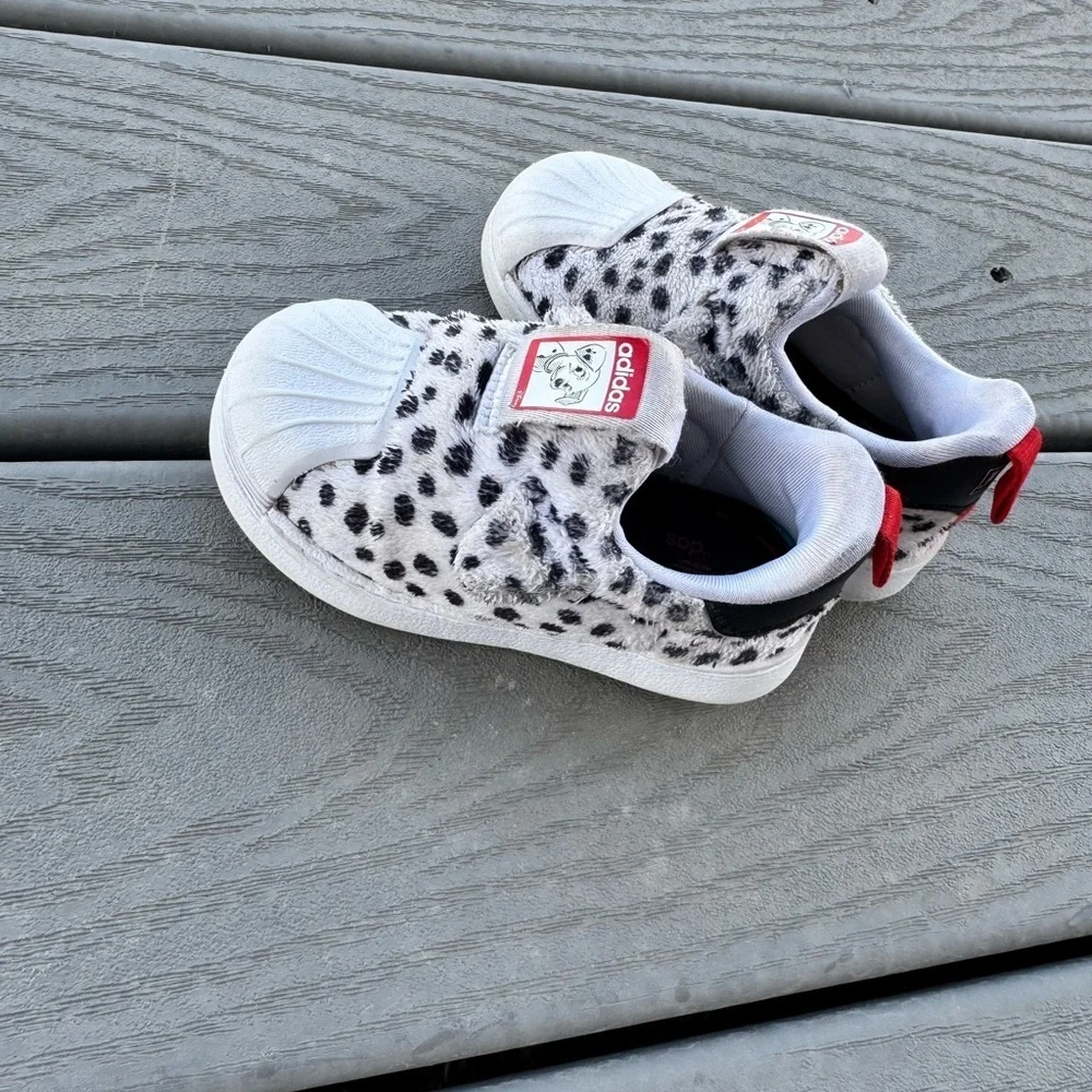 Adidas Disney Dalmatian Fuzzy Sneakers Toddler size 6